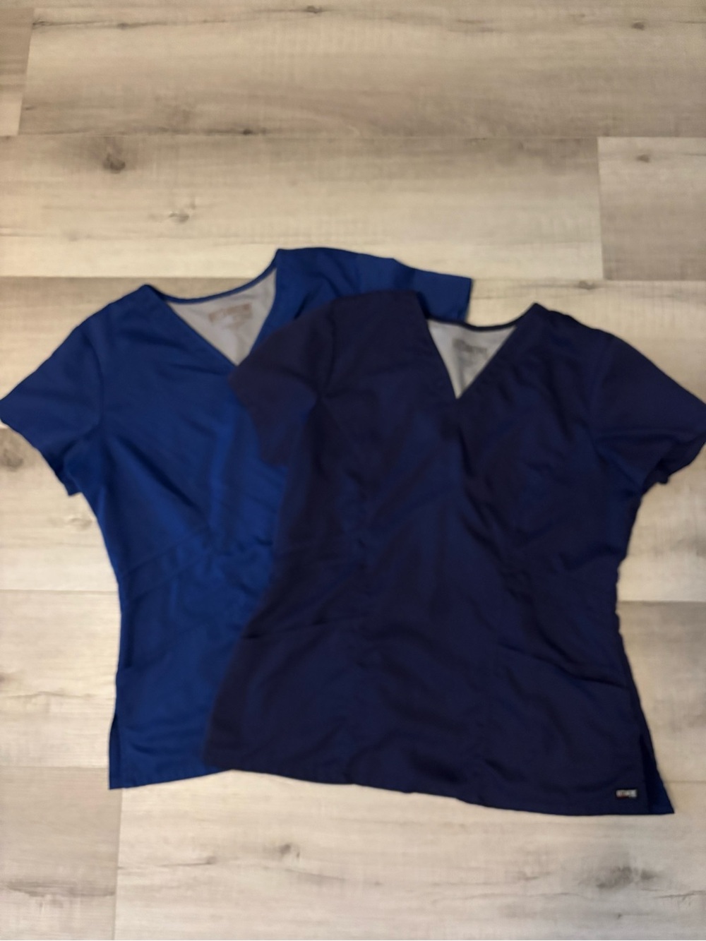 Grey’s Anatomy by Barco Scrub Top Bundle Blue Navy Women’s L 2PC